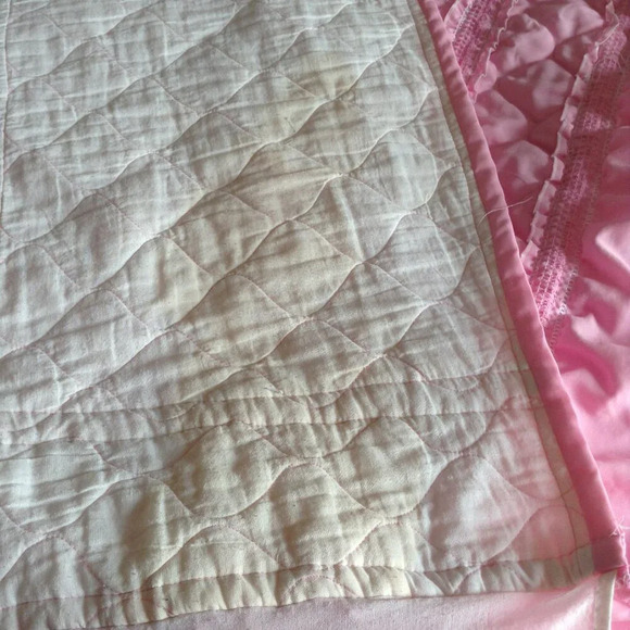 Vintage Bedspread Twin Size Pink Quilted Bedding - Picture 6 of 7